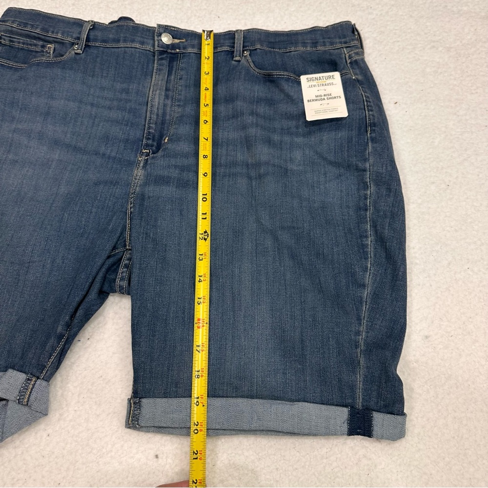 Women’s Levi’s Bermuda Jean Shorts - Picture 10 of 12